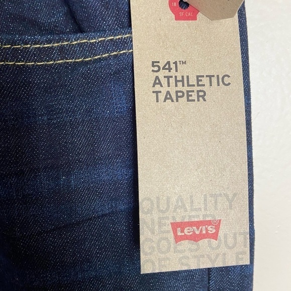 Men! NWT Levi's 541 Athletic Taper Jeans Dark Wash size 40x32 - Picture 5 of 9